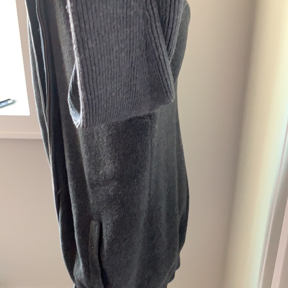 Old Navy Men’s Cardigan - Picture 7 of 10